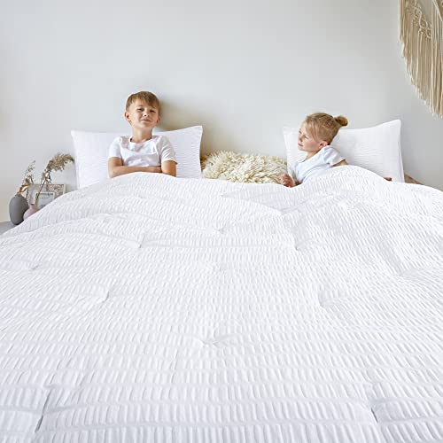 HOMBYS Oversized King Seersucker Comforter Set 128x120, White, 3 Piece D1747