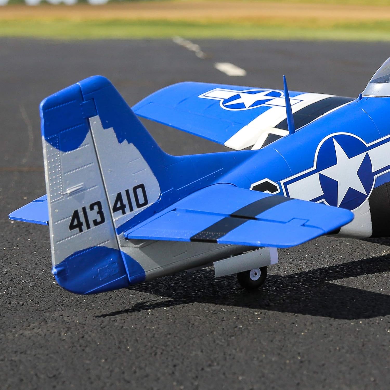 E-flite RC Airplane P-51D Mustang 1.5m BNF Basic with Battery T2101