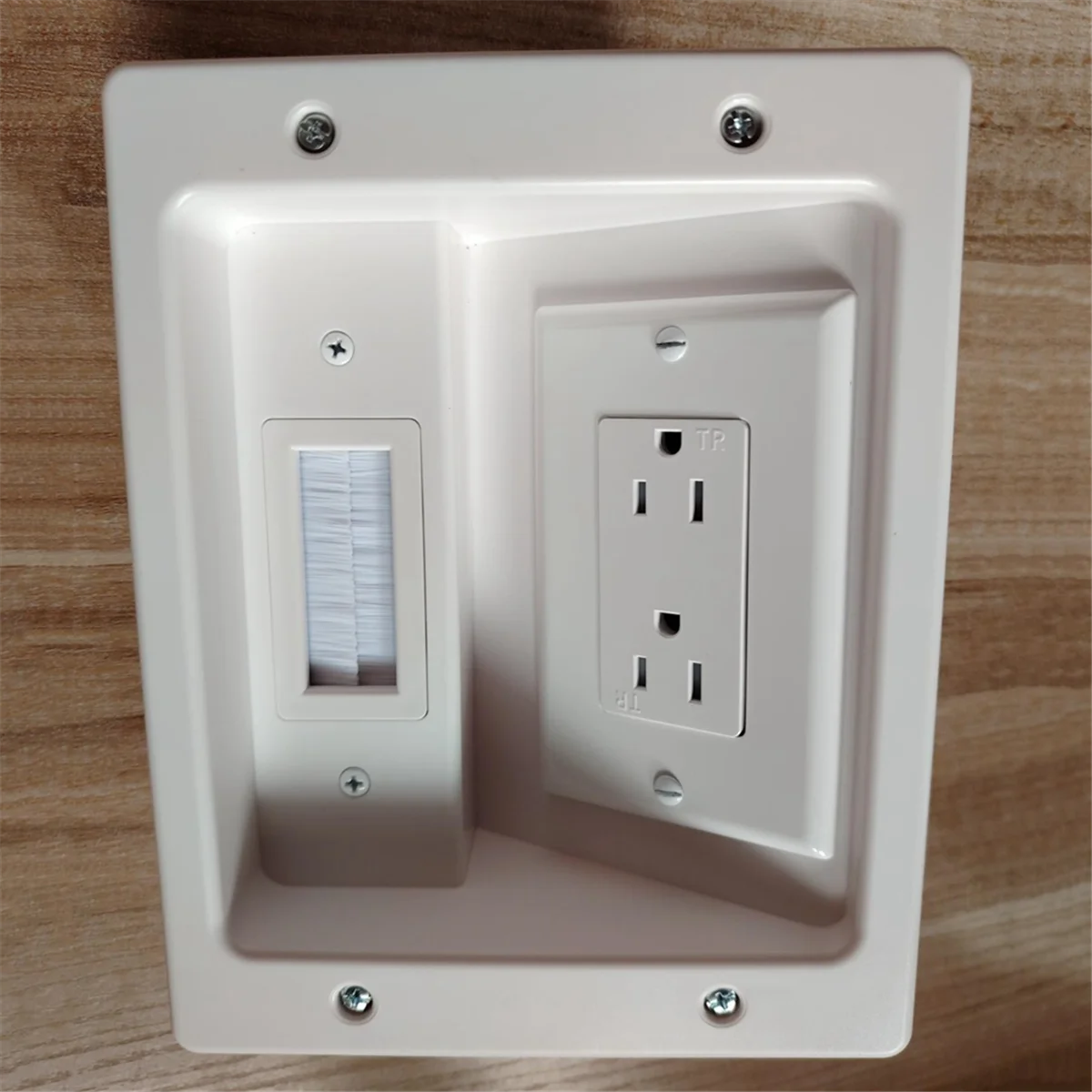 Recessed Outlet Box Cable Management Kit 15A 125V for TV Wires D64582