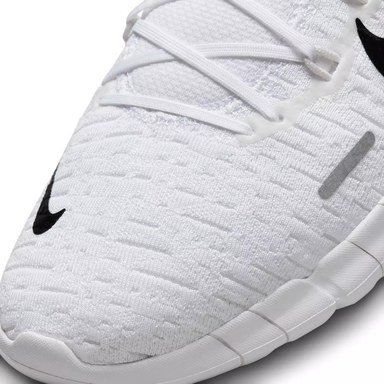 Nike Women's Free Run 5.0 2021 Running Shoes White Light Silver Size 7 K401