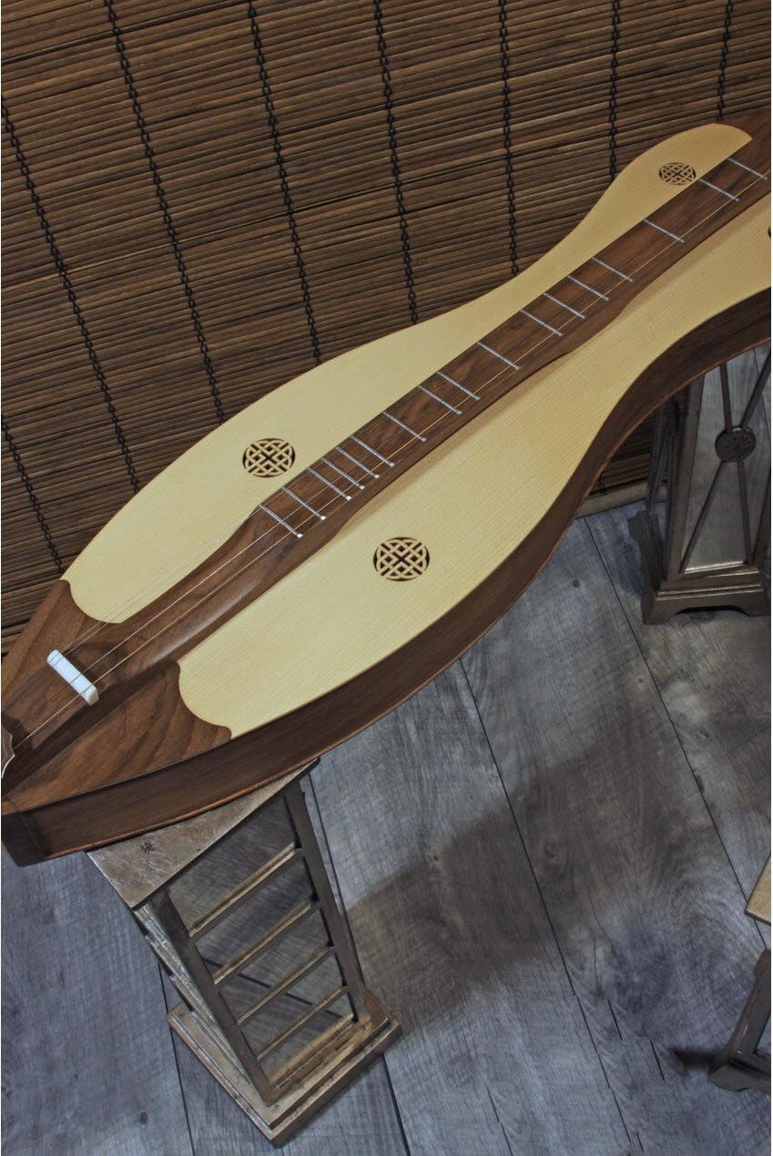 Roosebeck Grace Mountain Dulcimer 4-String Walnut O58800