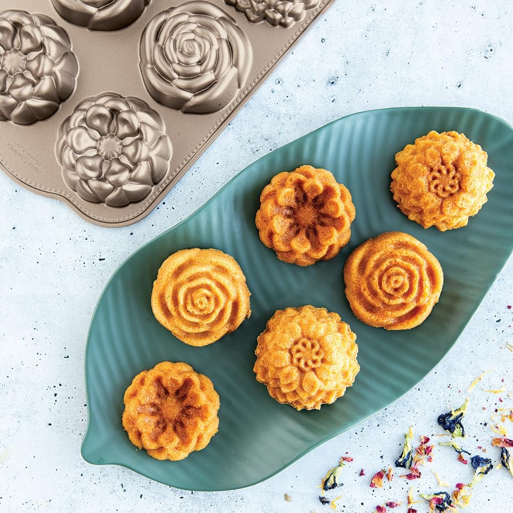 Nordic Ware Floral Cakelet Pan I47770