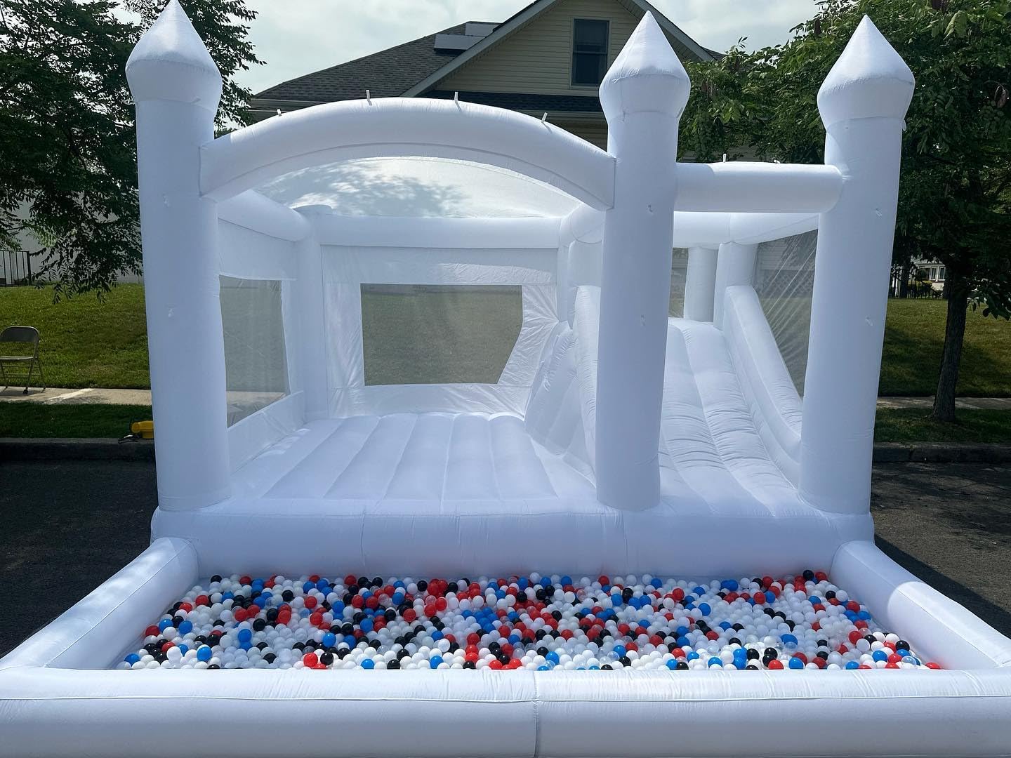 White Bounce House with Slide and Ball Pit for Kids K699024